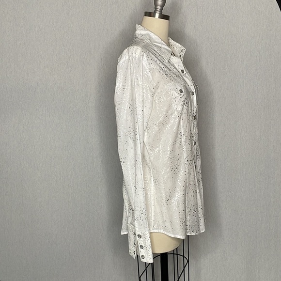 NWOT, women’s Roper Wear the west. 
Western Shirt., Size L - Picture 9 of 11